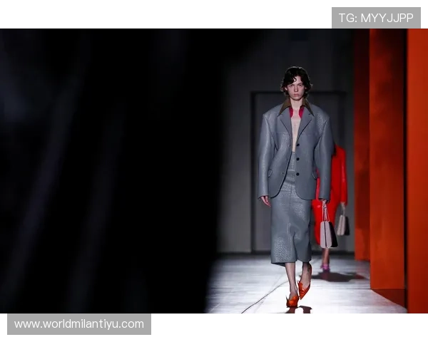 米兰官网中文站为时尚爱好者提供最新的米兰时装秀报道 米兰官网中文站为时尚爱好者提供最新的米兰时装秀报道